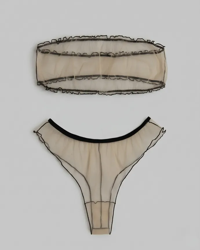 Set Bandeau beige con contraste negro